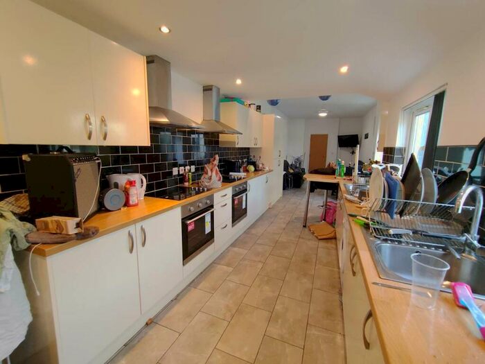 7 Bedroom House To Rent In Llandough Street, , Cathays, CF24