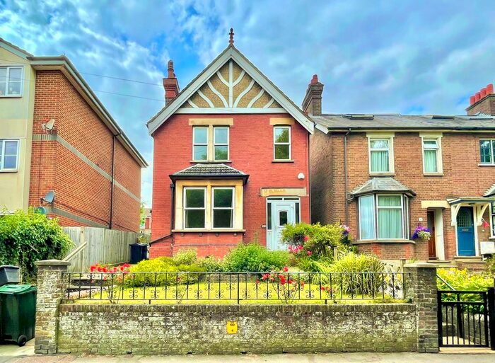 5 Bedroom Detached House To Rent In Bellingdon Road, Chesham, HP5