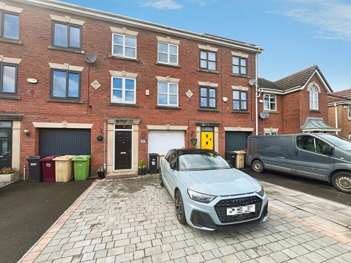 3 Bedroom Town House For Sale In Brightwater, Horwich, BL6