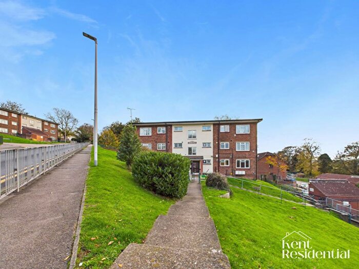 2 Bedroom Flat To Rent In Shorts Way, Rochester, ME1