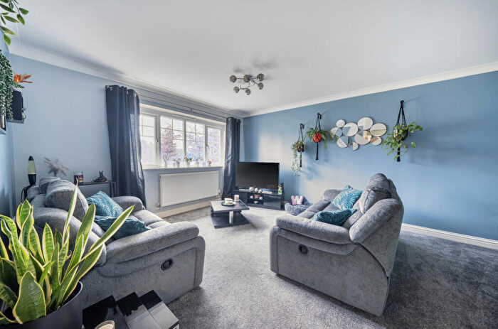 2 Bedroom Apartment For Sale In Ashdene Gardens, Reading, Berkshire, RG30