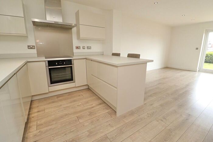 3 Bedroom Town House To Rent In Marina Court, Burton Waters, LN1