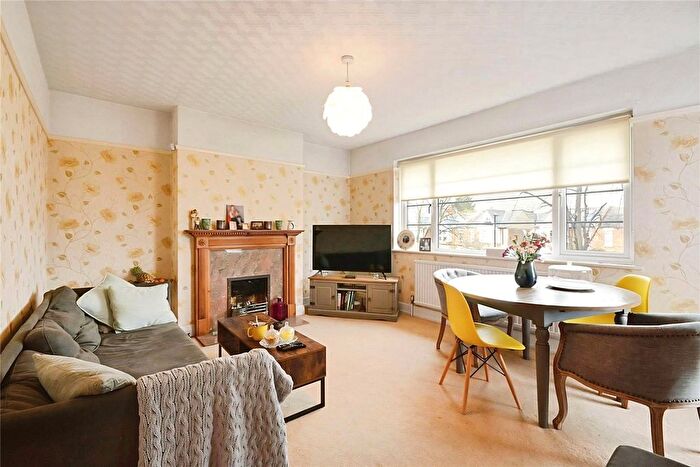 2 Bedroom Flat To Rent In Sutherland Road, London, W13