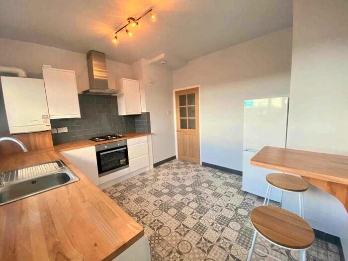 2 Bedroom Flat To Rent In Denham Green Lane, Denham, Uxbridge, UB9