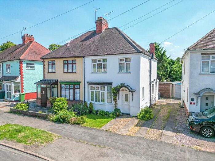 3 Bedroom Semi-Detached House For Sale In Brookdale Road, Nuneaton, CV10