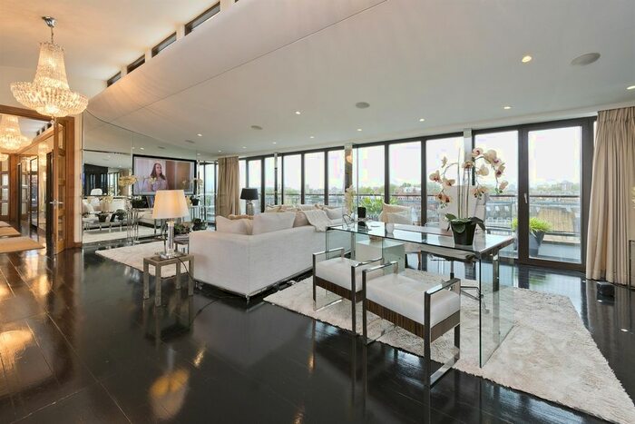 3 Bedroom Flat To Rent In Harrington Road, London, SW7