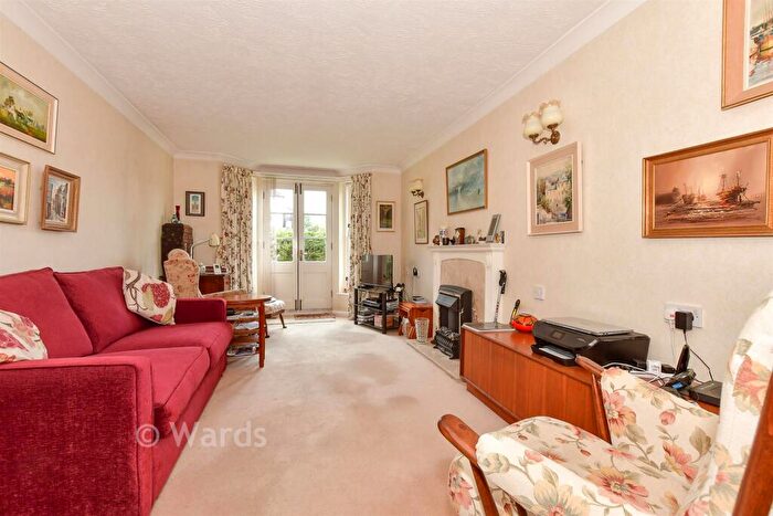 1 Bedroom Flat For Sale In Station Road West, Canterbury, Kent, CT2