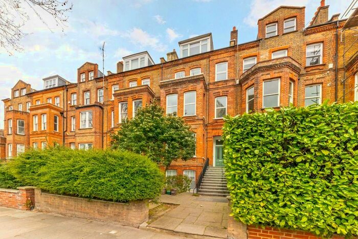 4 Bedroom Flat To Rent In Fellows Road, London, NW3
