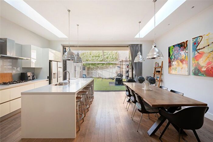 4 Bedroom End Terrace House For Sale In Bennerley Road, Between The Commons, SW11