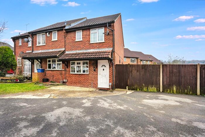 2 Bedroom End Of Terrace House To Rent In Hardy Close, Chatham, ME5