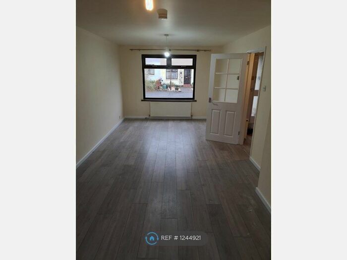 3 Bedroom Terraced House To Rent In Abbotsford Rise, Livingston, EH54