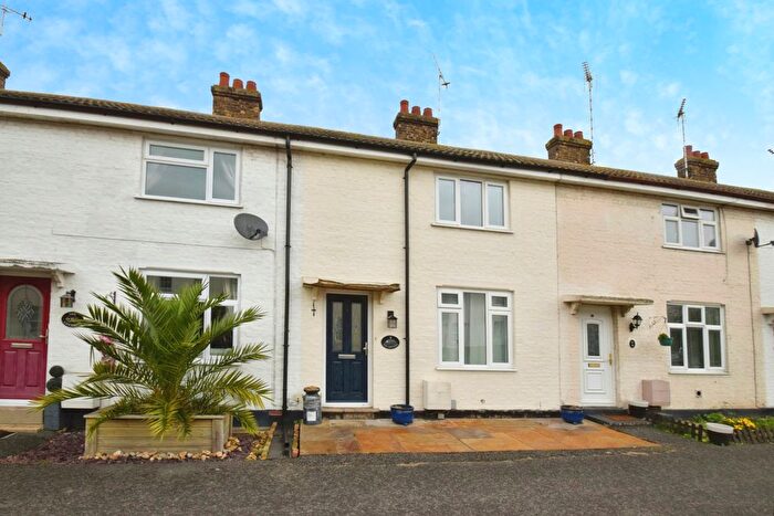 2 Bedroom Cottage To Rent In Rosewood Lane, Shoeburyness, Southend-On-Sea, SS3