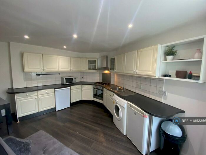 3 Bedroom Terraced House To Rent In Fortess Grove, London, NW5