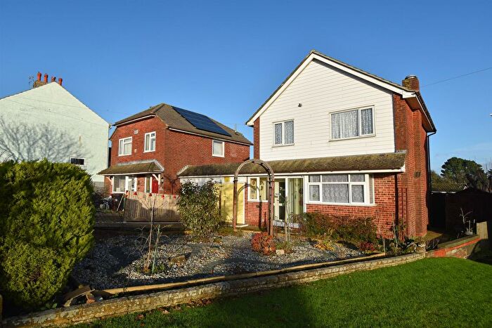 3 Bedroom Link Detached House For Sale In Harrow Lane, St. Leonards-On-Sea, TN37