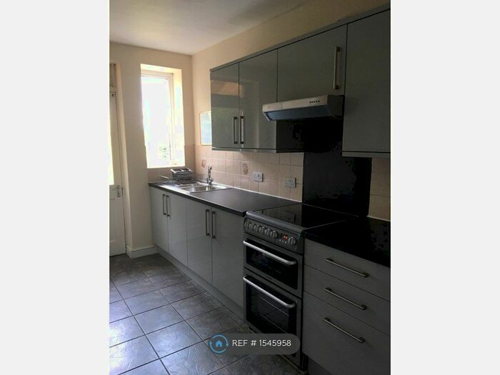 6 Bedroom Semi-Detached House To Rent In Lower Oldfield Park, Bath, BA2