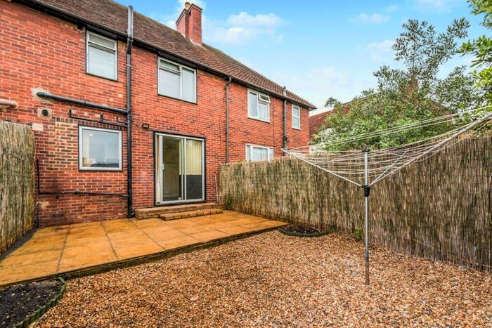 1 Bedroom Flat To Rent In Wrythe Lane, Carshalton, Surrey, SM5