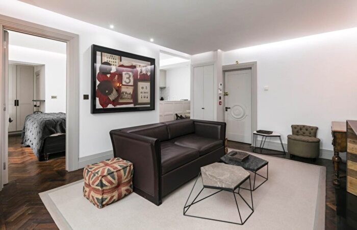 1 Bedroom Flat To Rent In North Audley Street, Mayfair, W1K