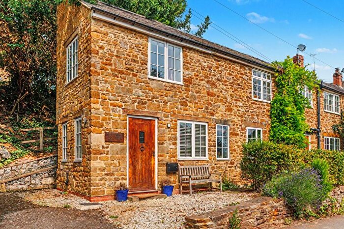 3 Bedroom Semi-Detached House For Sale In Bakers Lane, Swalcliffe, OX15