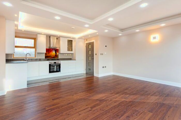 1 Bedroom Flat To Rent In Freetown House, Umberston Street, Whitechapel, London, E1
