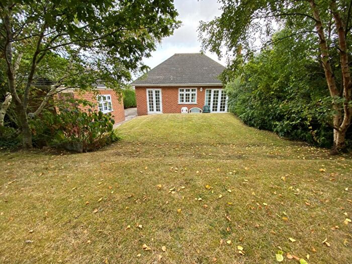 2 Bedroom Detached Bungalow To Rent In Covertside, Newton, CH48