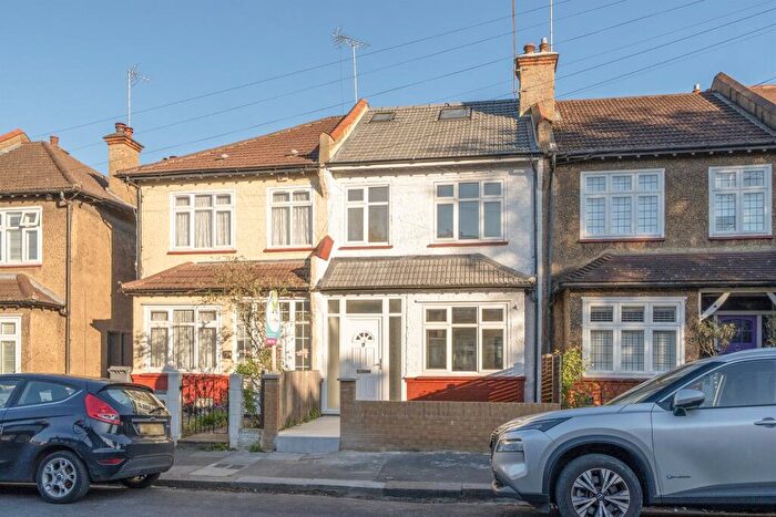 4 Bedroom Terraced House For Sale In Marne Avenue, London, N11
