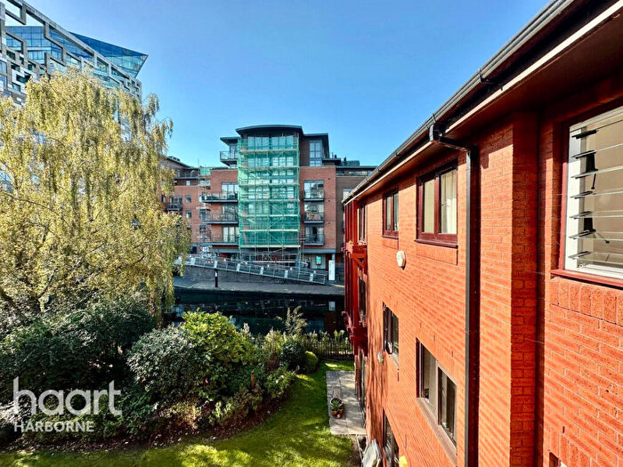 1 Bedroom Apartment To Rent In Queens Court, City Centre, B1