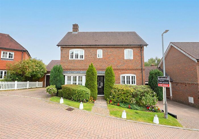 2 Bedroom Link Detached House For Sale In Nassau Drive, Crowborough, TN6