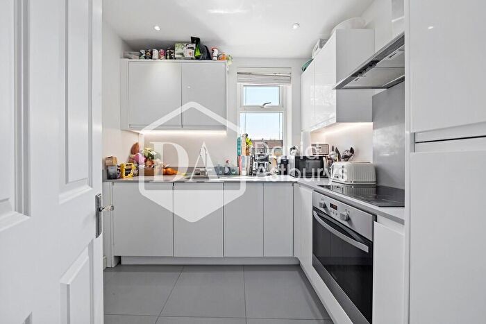 2 Bedroom Apartment To Rent In Coleridge Road, Crouch End, London, N8