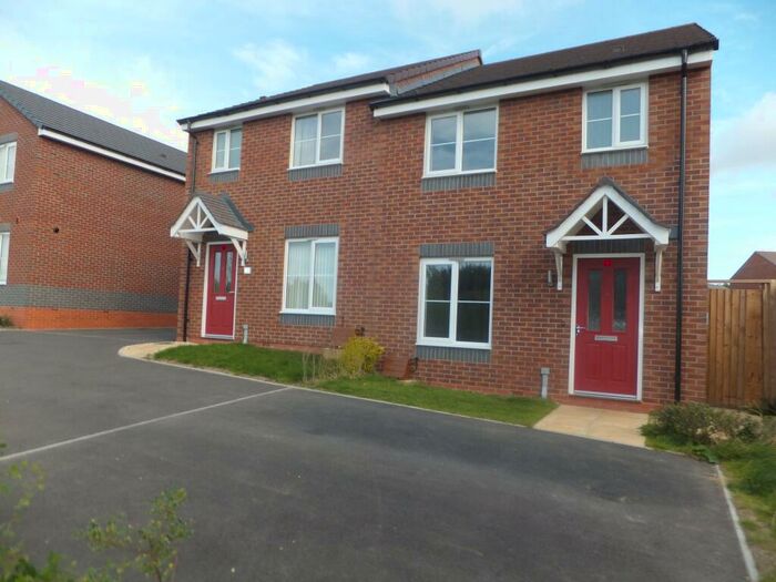 3 Bedroom Semi-Detached House To Rent In Beacon Avenue, Birmingham., B42