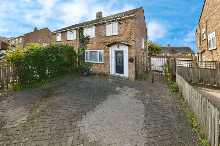 3 Bedroom Semi-detached House For Sale In Astwick Road, Stotfold, Hitchin, SG5