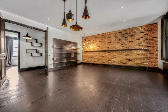 3 Bedroom Flat To Rent In Old Brompton Road, London, SW5