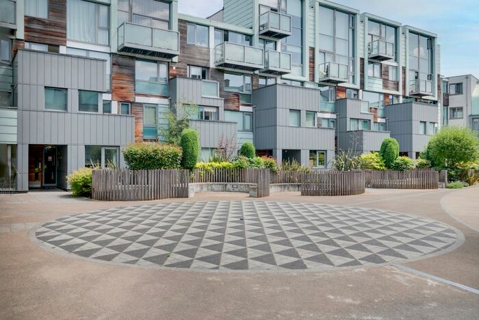 2 Bedroom Flat To Rent In Peacock Place, London, N1