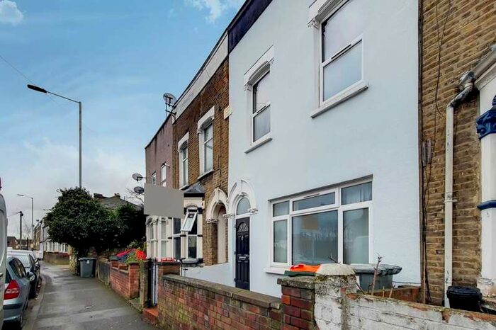 4 Bedroom House To Rent In Dames Road, Forest Gate, E7