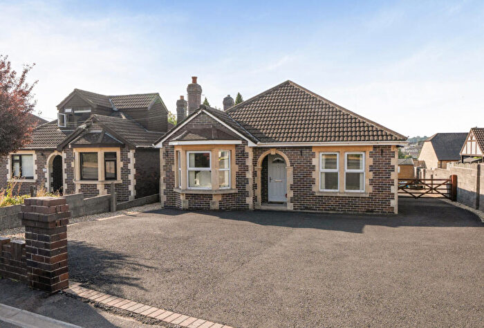 3 Bedroom Bungalow For Sale In Thicket Mead, Midsomer Norton, Radstock, Somerset, BA3