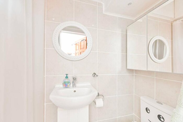 1 Bedroom Flat To Rent In Wellesley Road, Harrow, HA1