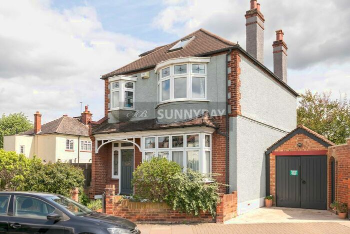 3 Bedroom Detached House To Rent In Furzedown Drive, London, SW17