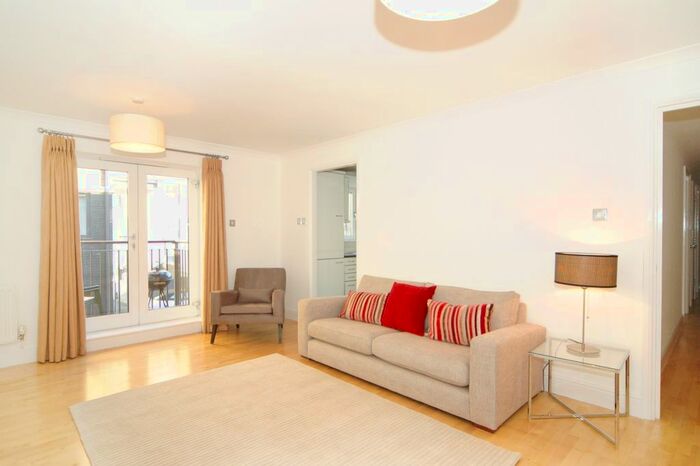 2 Bedroom Flat To Rent In Providence Square, Shad Thames, London, SE1