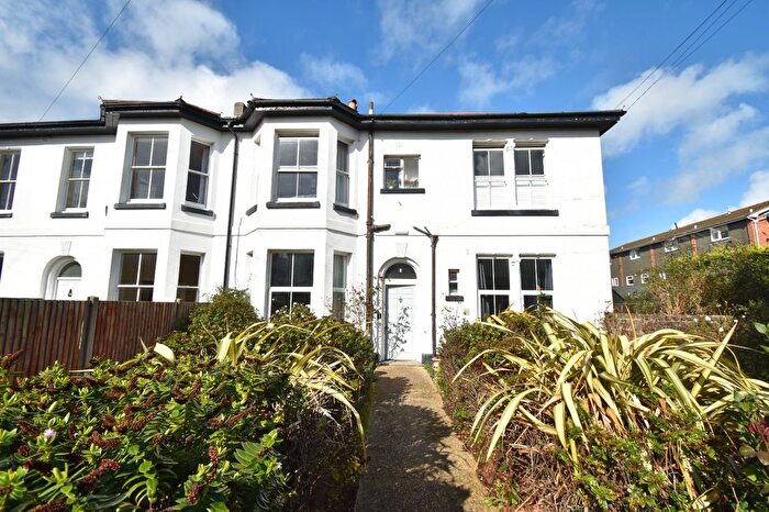 1 Bedroom Flat To Rent In Village Road, Gosport, Hampshire, PO12