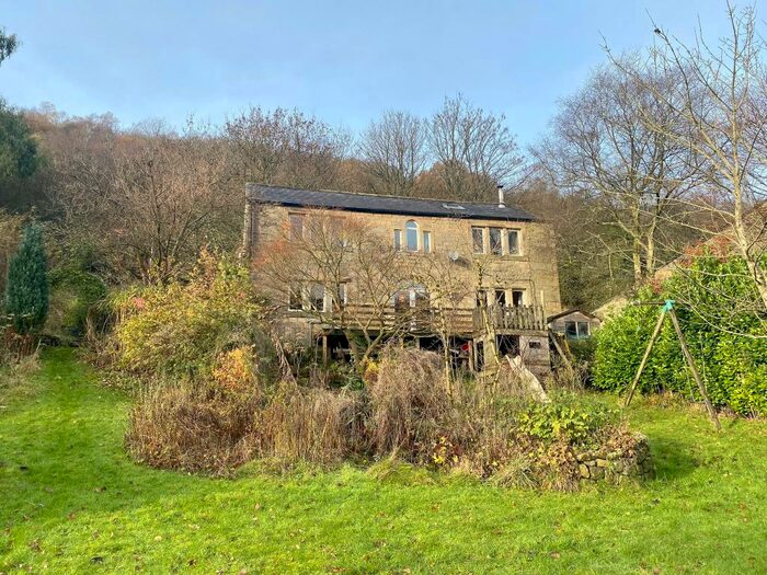 4 Bedroom Detached House For Sale In The Barn Lower Lee, Hebden Bridge, HX7