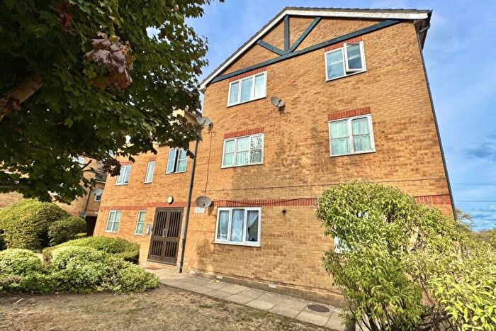 1 Bedroom Flat To Rent In Maplin Park, SL3