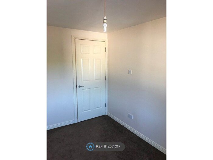 2 Bedroom Flat To Rent In Mill Street, Kirkcaldy, KY1