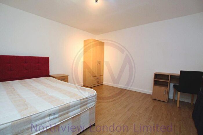 2 Bedroom Flat To Rent In Hornsey Road, London, N19
