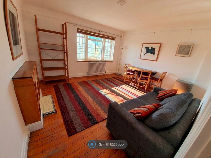 1 Bedroom Flat To Rent In Tavistock Court, London, WC1H