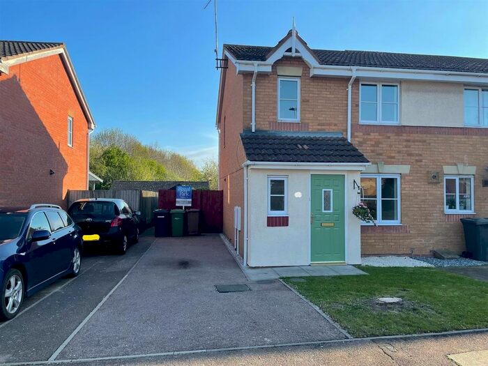 3 Bedroom End Of Terrace House To Rent In Swan Gardens, Central, Peterborough, PE1