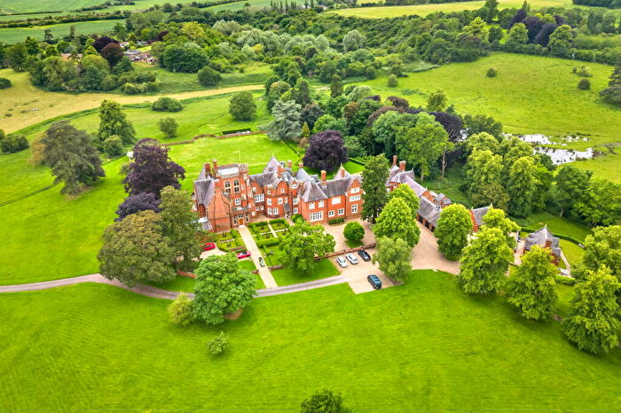 2 Bedroom Apartment For Sale In South Lawn, Frogmore Hall, Frogmore Park, SG14