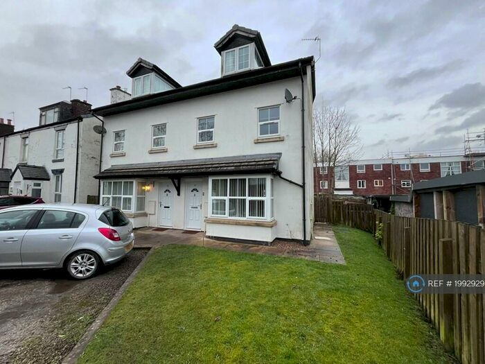 3 Bedroom Semi-Detached House To Rent In Park Terrace, Whitefield, Manchester, M45