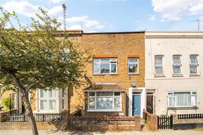 4 Bedroom House For Sale In Wayland Avenue, London, E8