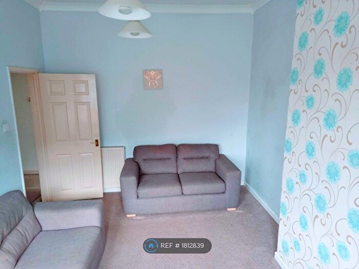 2 Bedroom Flat To Rent In Dickens Court, Staplehurst, TN12