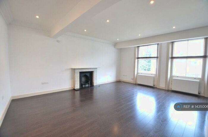 2 Bedroom Flat To Rent In Cathcart Road, London, SW10