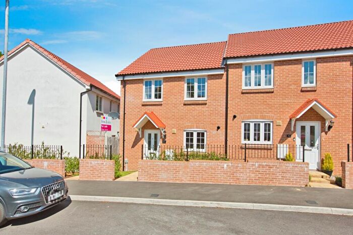 3 Bedroom End Of Terrace House For Sale In Kingfisher Drive, Houndstone, Yeovil, BA22